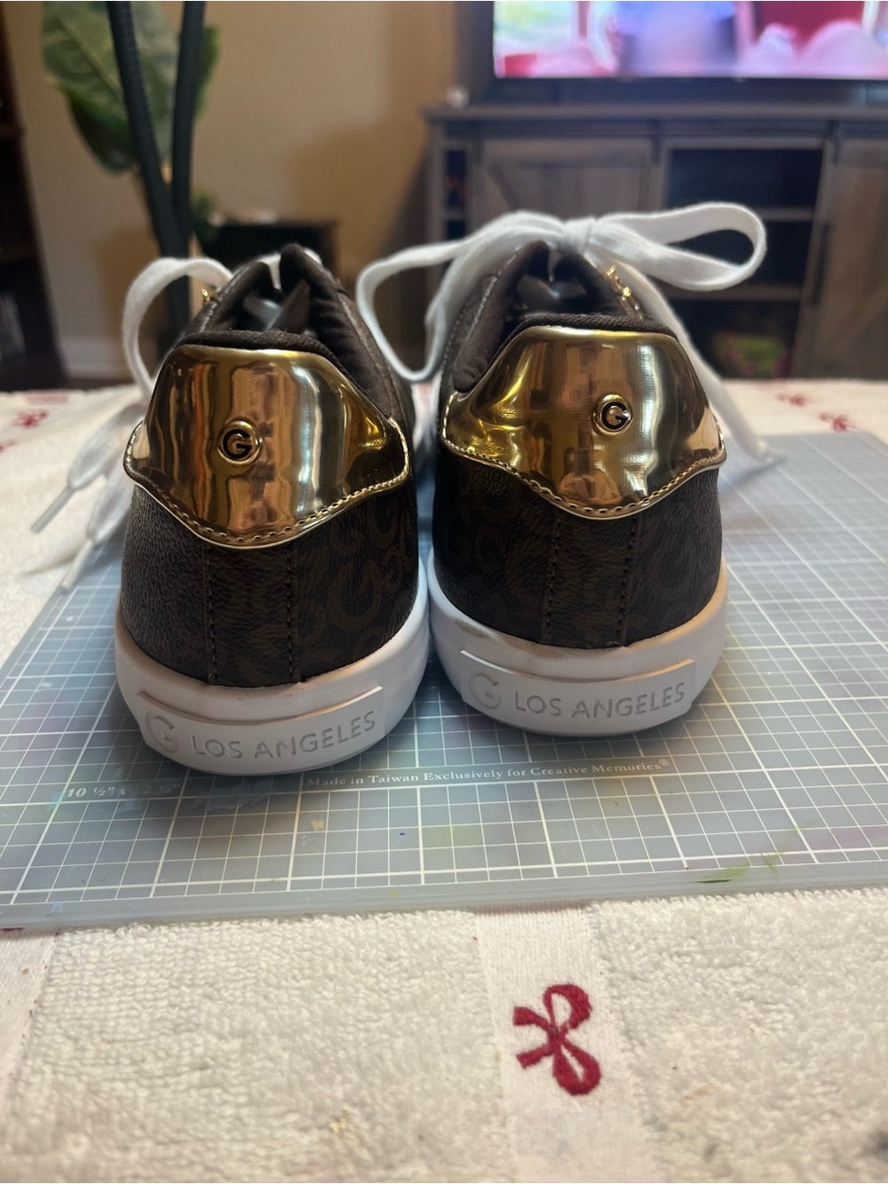 GBG Los Angeles Brand - NWOT - Size: 10 - Picture 2 of 4